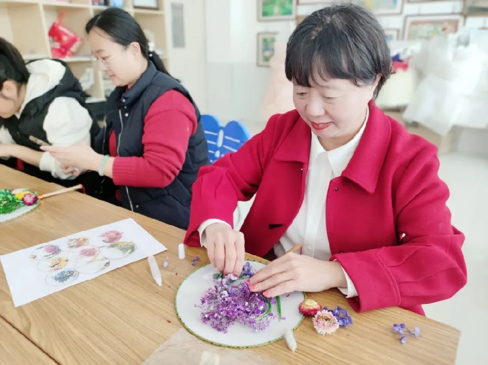 致敬每一位闪闪发光的“她” |记渤海中学初中部北校区三八妇女节系列活动